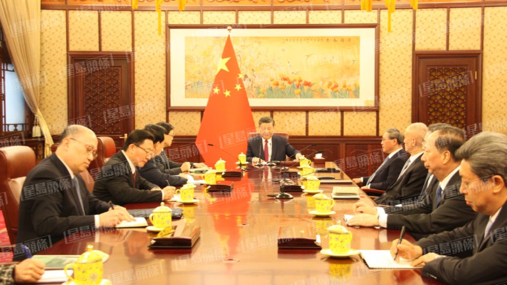 特首李家超上京述職，獲國家主席習近平及國務院總理李強一同接見，是史上首次。（張言天攝）