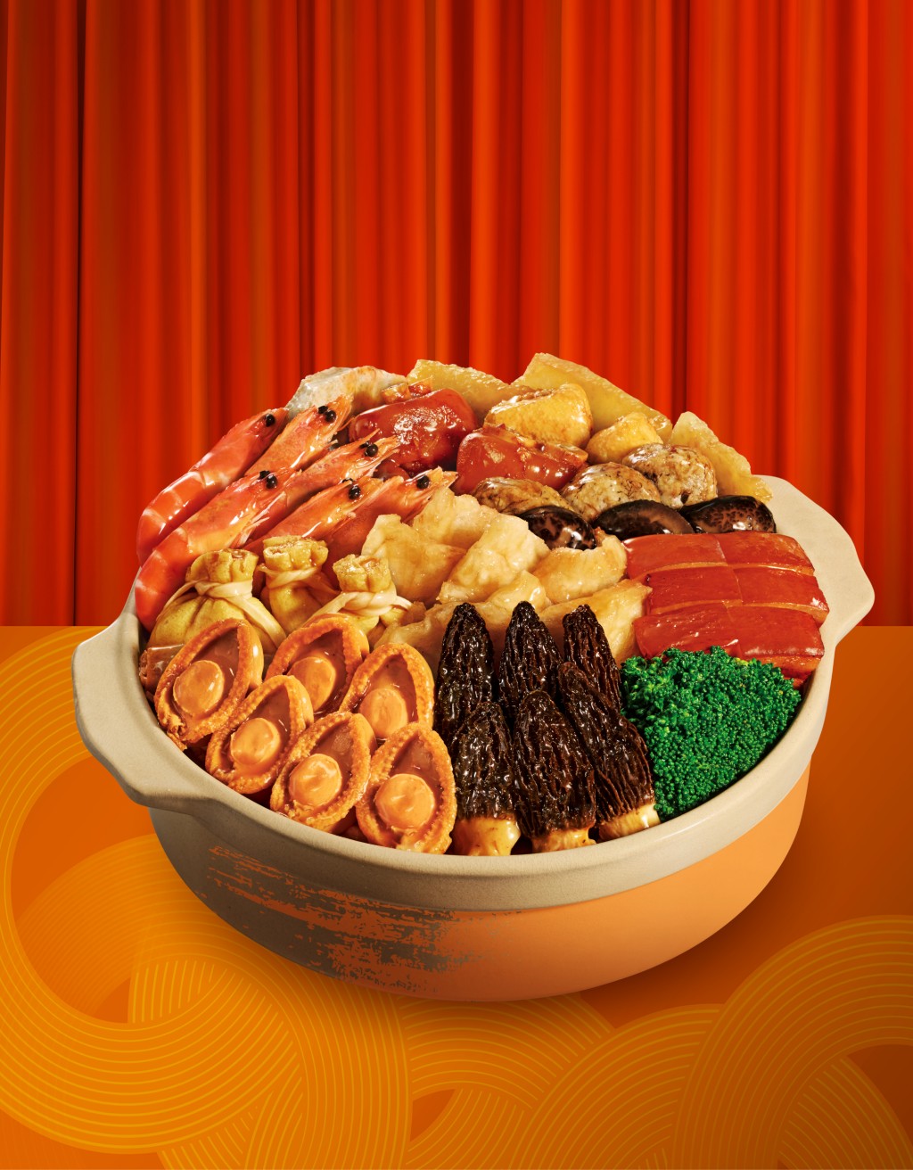 團年聚餐當然少不了傳統盆菜。