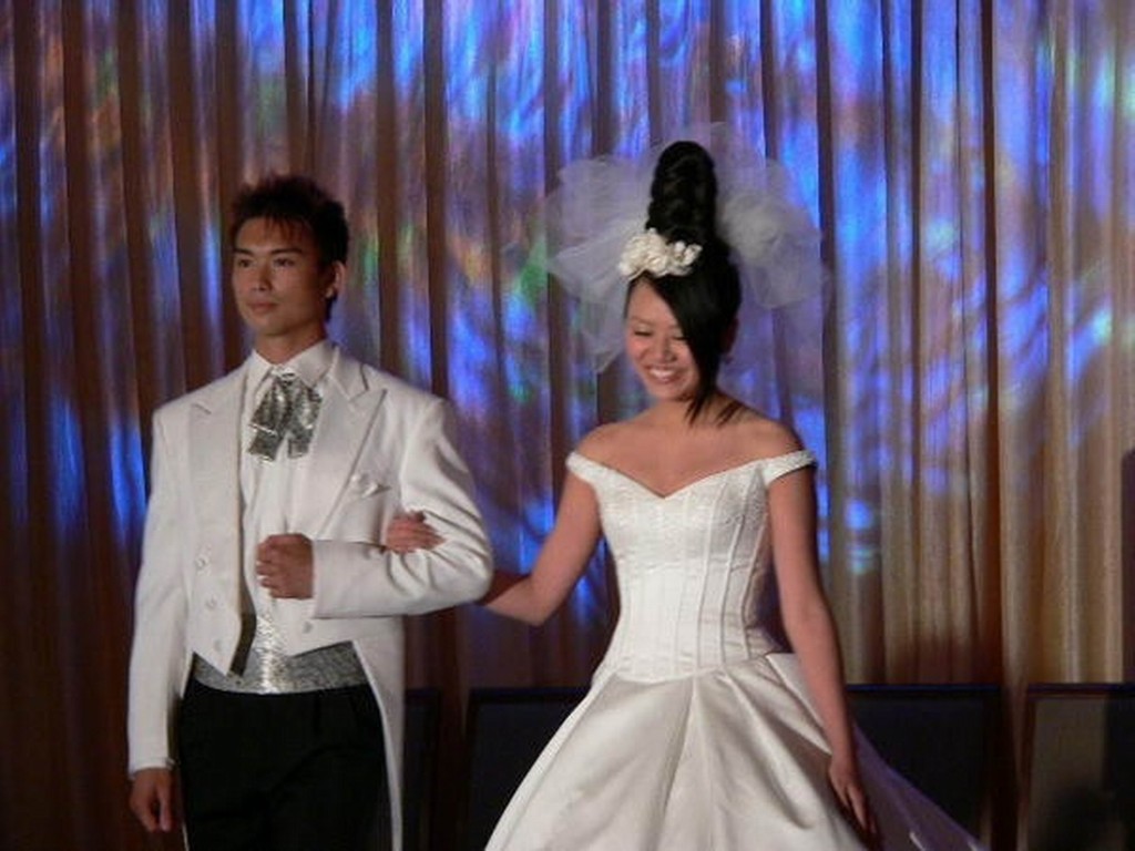 在2009年，曾有读者向传媒提供两张照片，指吴云甫已于3年前在多伦多结婚。