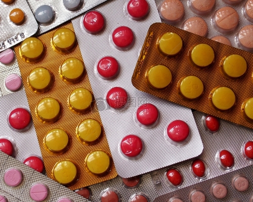 李培指，80%的感冒藥當中都含有「乙醯氨基酚」的成份。網圖