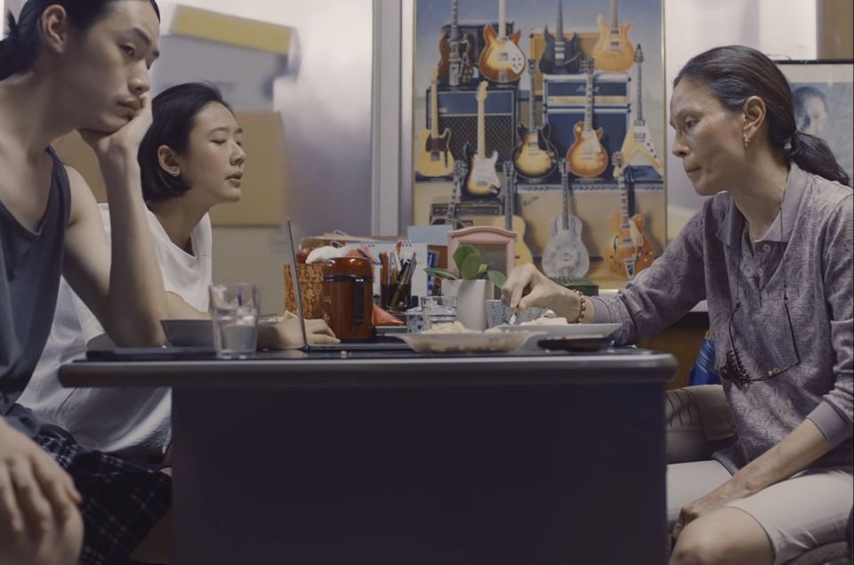 因為想大裝修間屋,阿靜首要掉咗舊鋼琴,阿媽唔畀,兩母女鬧交。