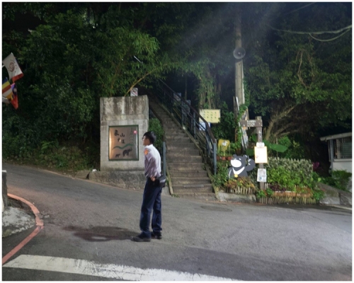 警方到象山步道調查。facebook群組信義區三兩事