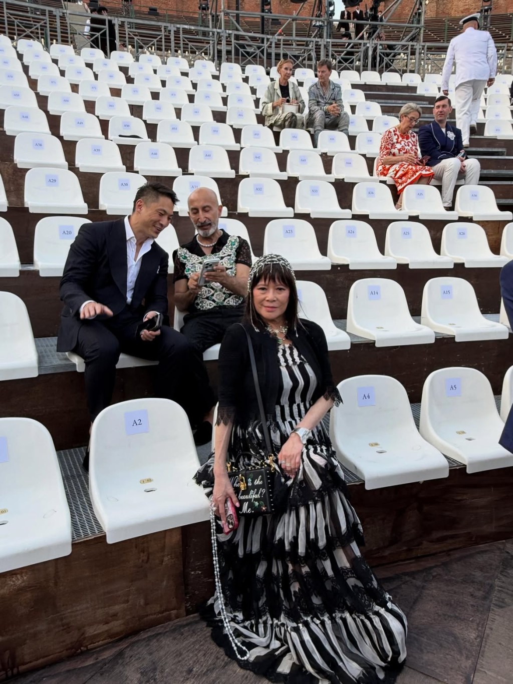 榮文蔚近日到意大利西西里島(Sicily)出席品牌舉辦的高訂時裝騷。 榮文蔚近日到意大利西西里島(Sicily)出席品牌舉辦的高訂時裝騷。
