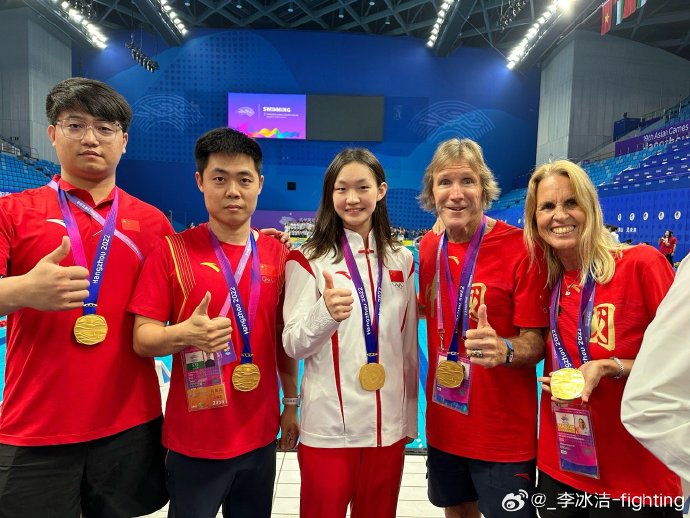 李冰潔在女子400米和1500米自由泳決賽中皆打破了亞運會記錄。