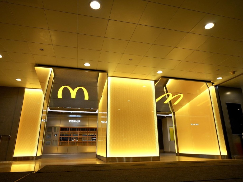 麥當勞金鐘海富店翻新重開！擴建用餐區+設梳化位食客目擊職員1貼心舉動：第一次感受到咁好服務