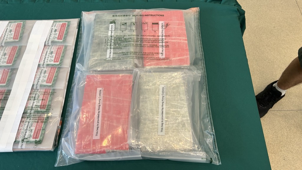 海关检5.6公斤可卡因毒品，市值610万元。