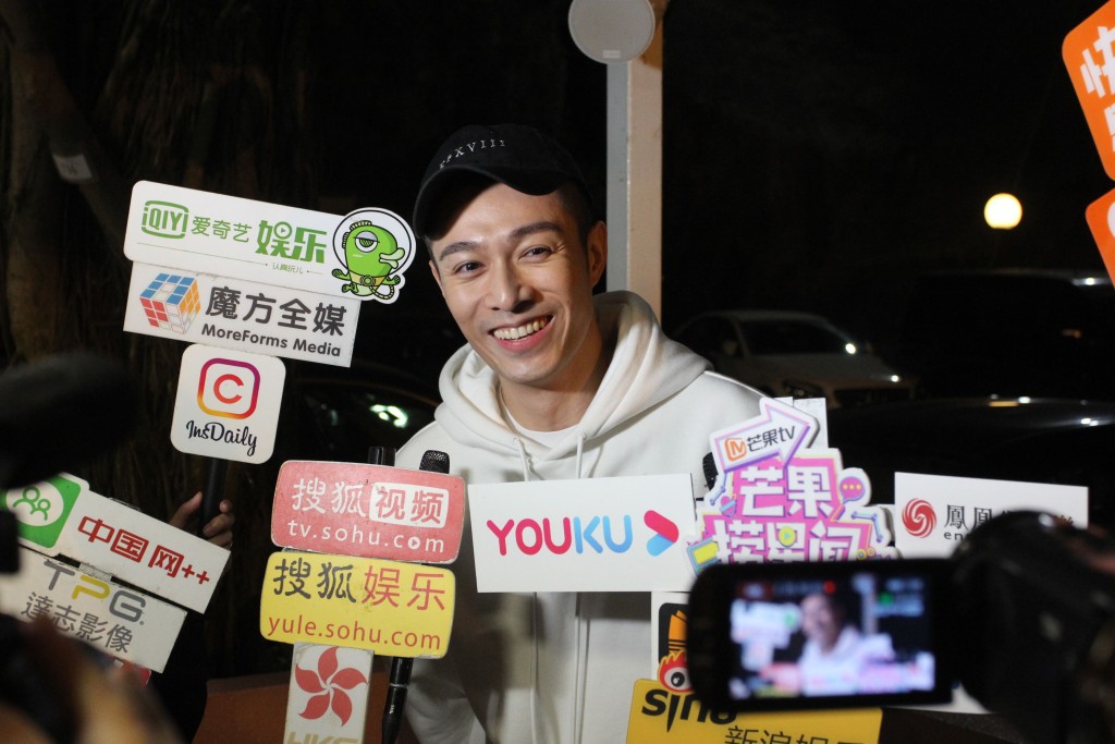 榮升爸爸的周柏豪開心到暈。