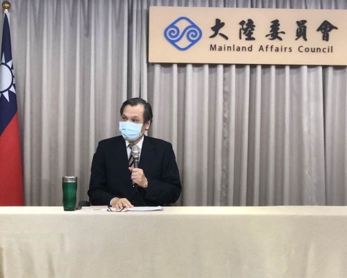 陳明通下午說明相關港人救援方案 。網圖