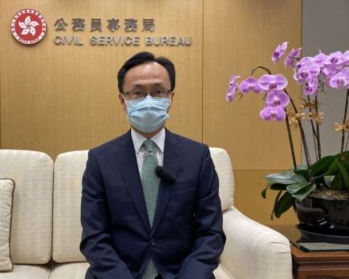 公務員事務局局長聶德權。