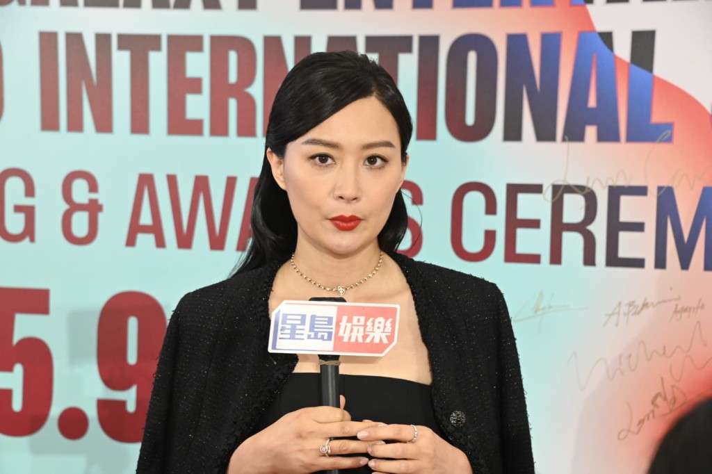 陳法拉出席「第二屆澳門國際短片節」座談會,她讚揚學生有熱情,感受到他們一顆創作之心。 陳法拉出席「第二屆澳門國際短片節」座談會,她讚揚學生有熱情,感受到他們一顆創作之心。