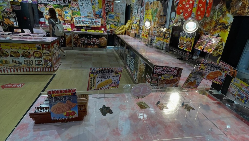 連donki 都無晒嘢⋯⋯街坊仲要用喼掃貨⋯⋯⋯資料來源:daydaisy@Threads 連donki 都無晒嘢⋯⋯街坊仲要用喼掃貨⋯⋯⋯資料來源:daydaisy@Threads