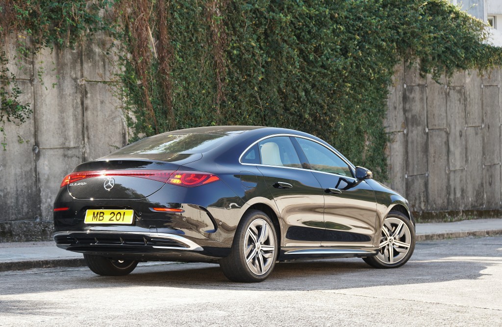 平治Mercedes-Benz CLA 250+ AMG Line本地試駕：單馬達後驅CLA 250+ AMG Line的動力規格與CLA 250+ Progressive一致，馬力272hp，扭力335Nm，0-100km/h加速6.7秒。