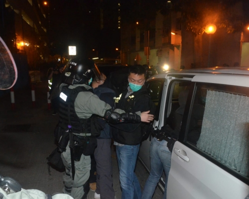 警昨日在廣福邨拘捕一名男子。資料圖片
