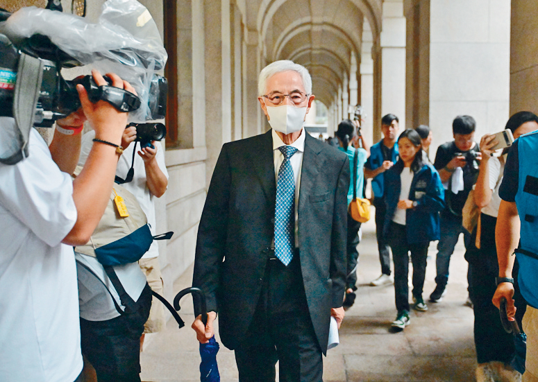 政府昨刊憲撤銷李柱銘的太平紳士委任。