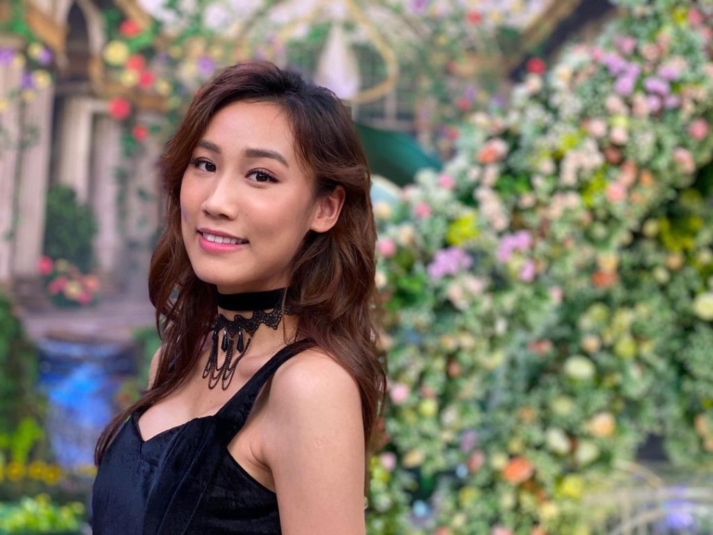 4號	黎寬怡 ，芳齡28歲，是《2017年度香港小姐競選》面試佳麗及第29期藝員訓練班。