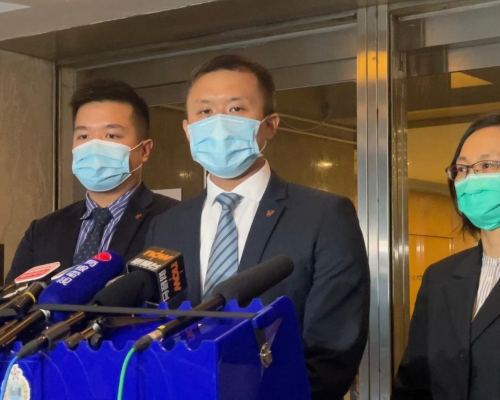 商業罪案調查組訛騙案調查組總督察馮培基(中)。
