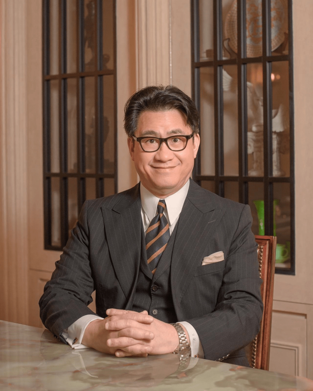 執業大律師陸偉雄表示,在香港租賃市場中,若租約沒有明文規定禁止分租,法律上可視為默許轉租。然而,他提醒若要進行「租上租」,建議必須採取謹慎的自保措施。 執業大律師陸偉雄表示,在香港租賃市場中,若租約沒有明文規定禁止分租,法律上可視為默許轉租。然而,他提醒若要進行「租上租」,建議必須採取謹慎的自保措施。