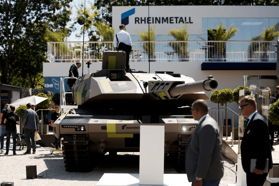 萊茵金屬展出製造的 KF51 Panther 坦克。路透社