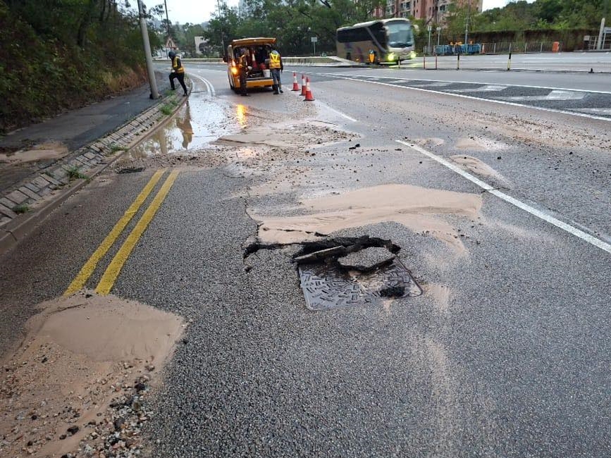 今早滲漏時情況。西貢區議員張美雄FB圖片 今早滲漏時情況。西貢區議員張美雄FB圖片