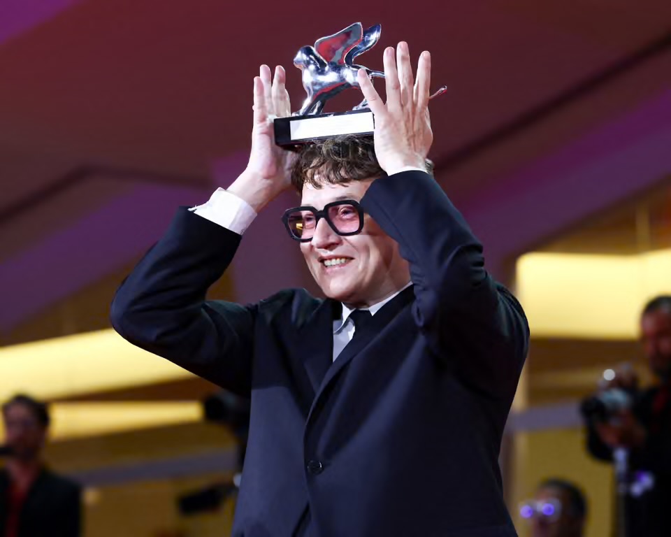 俄羅斯導演Ilya Khrzhanovsky憑《DAU》捧走最佳導演。