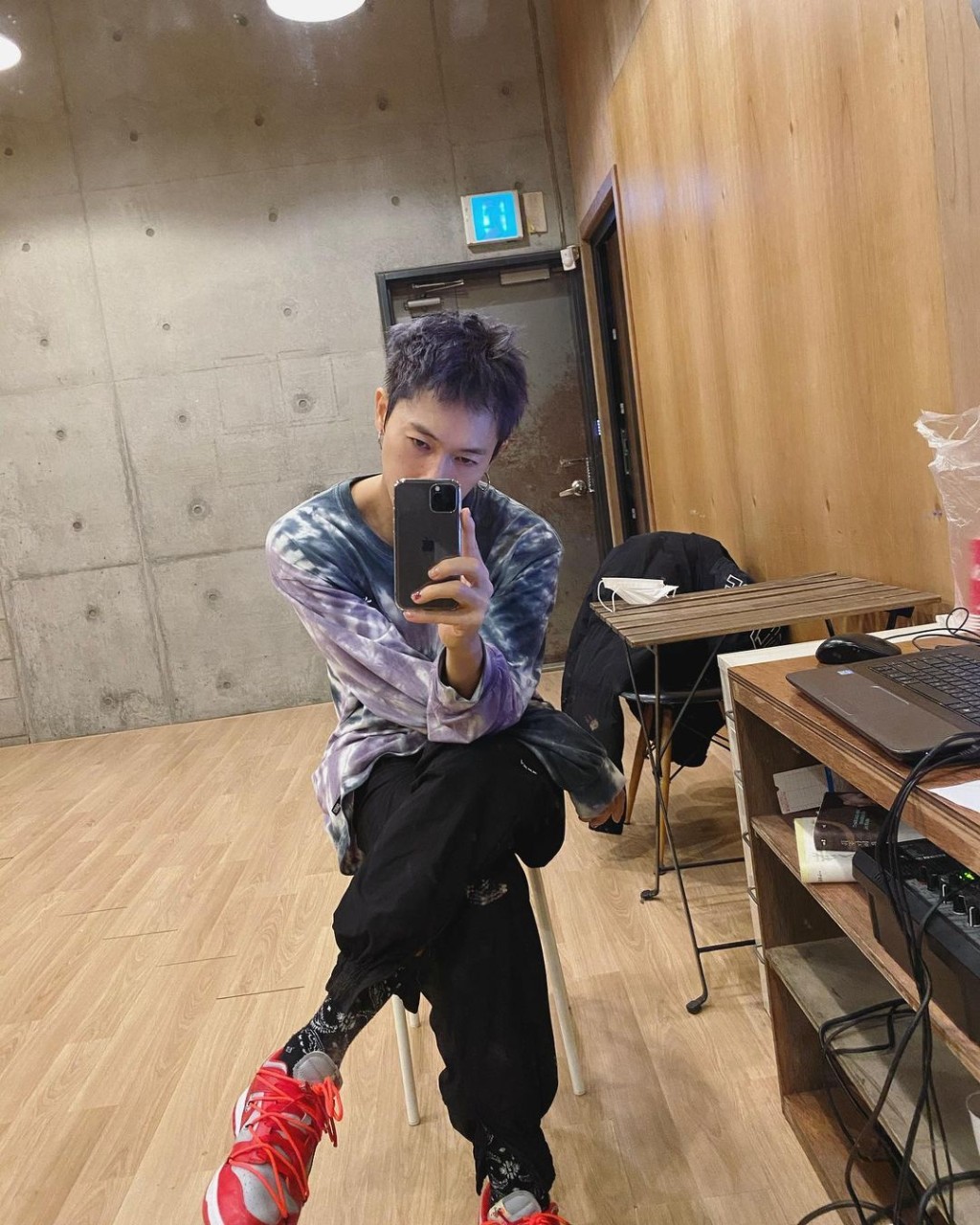 張佑赫公司的練習室,與練習生公開的照片極為相似。