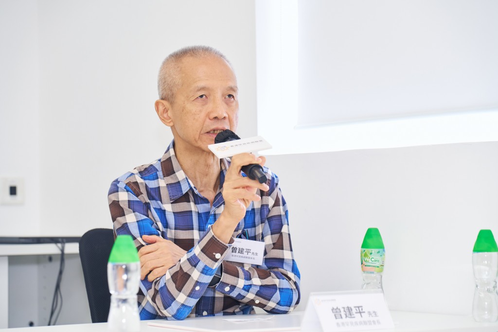 香港罕見疾病聯盟會長曾建平呼籲，為免VHL患者陷入『有藥可醫，但無錢用藥』的困局，以及停止VHL家庭的悲劇循環，希望醫院管理局能加快程序，將 VHL 新藥納入醫院管理局的藥物名冊和安全網。（香港罕見疾病聯盟提供）