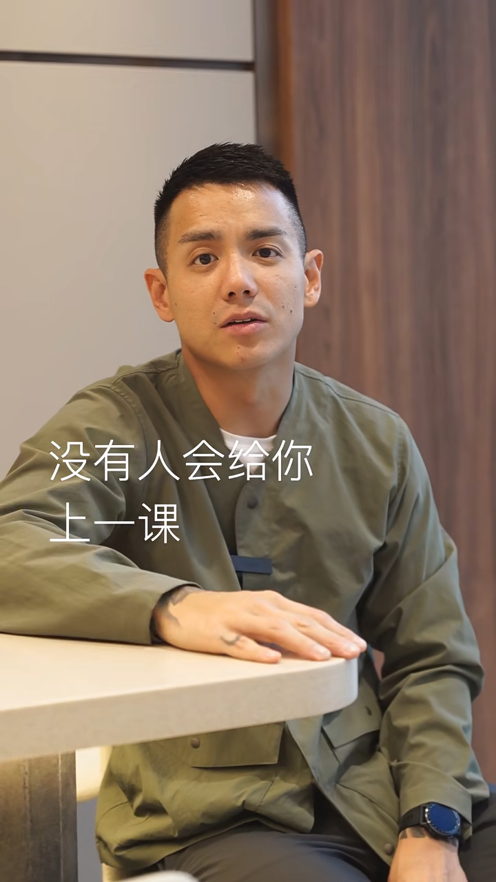 梁靖琪現任施雋賢近年專注家庭並加入保險業,現任職保險高級分區經理。 梁靖琪現任施雋賢近年專注家庭並加入保險業,現任職保險高級分區經理。