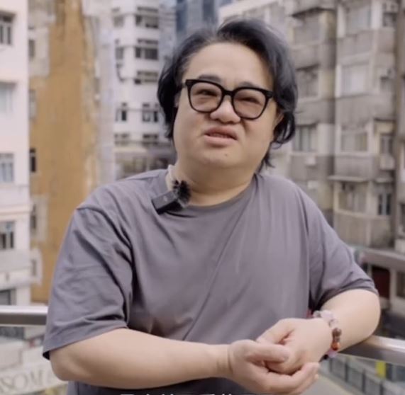港人胡耀輝作品以低俗惹笑見稱。微博