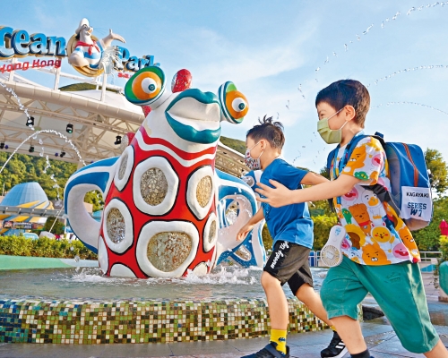 海洋公園入場人次下跌,連續兩年虧損逾十一億元。