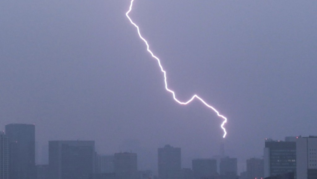 季節性雷雨橫掃孟加拉，14人遭雷擊死亡。 法新社示意圖
