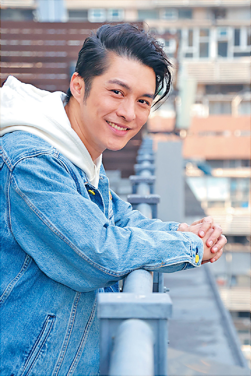 去試新嘢
■黃嘉樂強調離開TVB重點唔係為錢，係想試多啲新嘢。