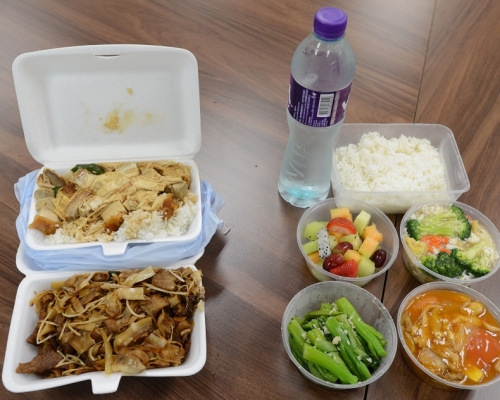 港人外賣使用大量塑膠或發泡膠飯盒。資料圖片