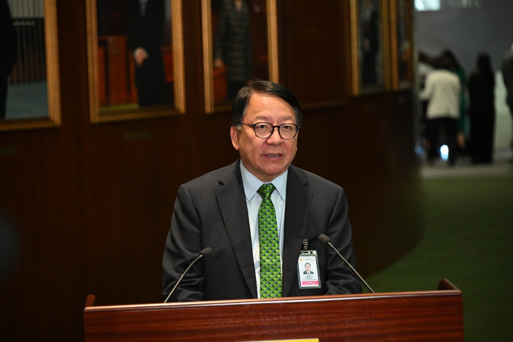 陳國基指今份《施政報告》將香港打造成為國際教育樞紐，國際高端人才集聚高地，全面構建關愛共融社會、改善民生。蘇正謙攝