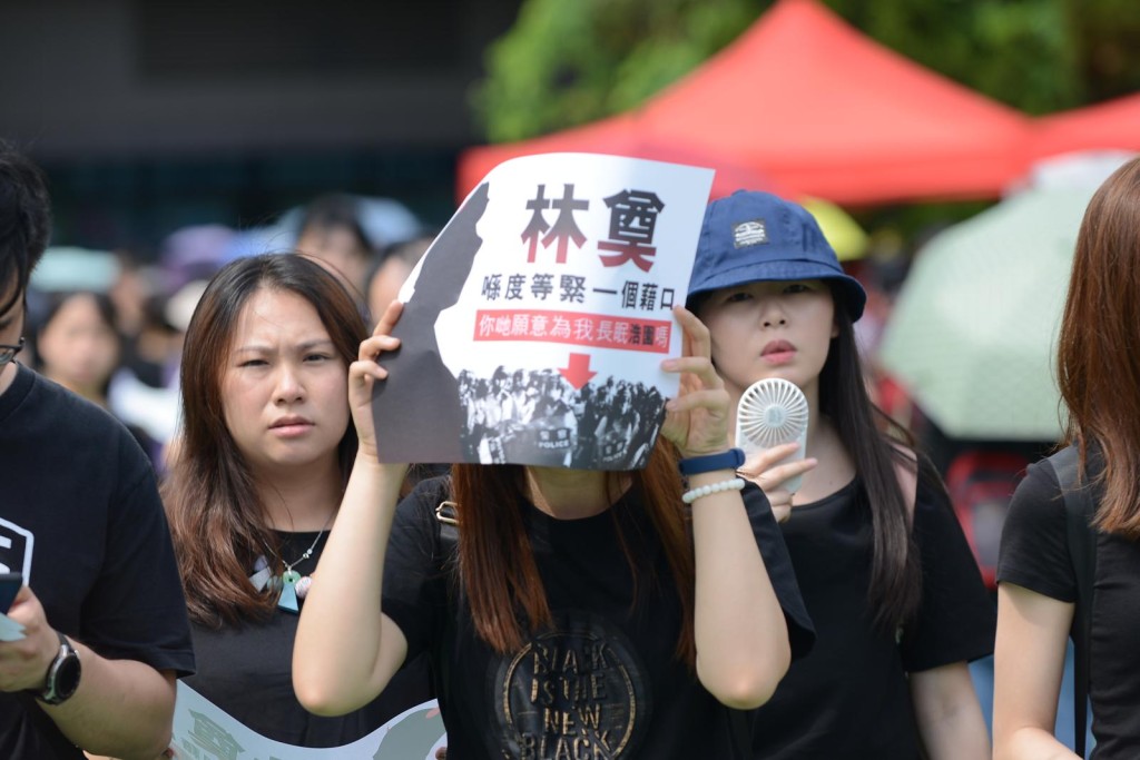 民陣批評港府「身在福中不知福」,抹黑示威者為暴徒。