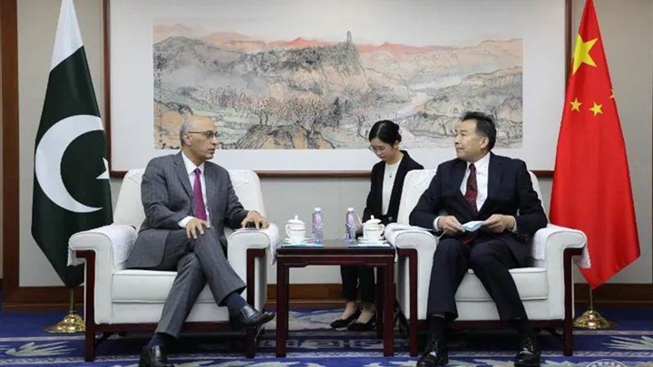 羅照輝周五與莫因·哈克會面。網上圖片