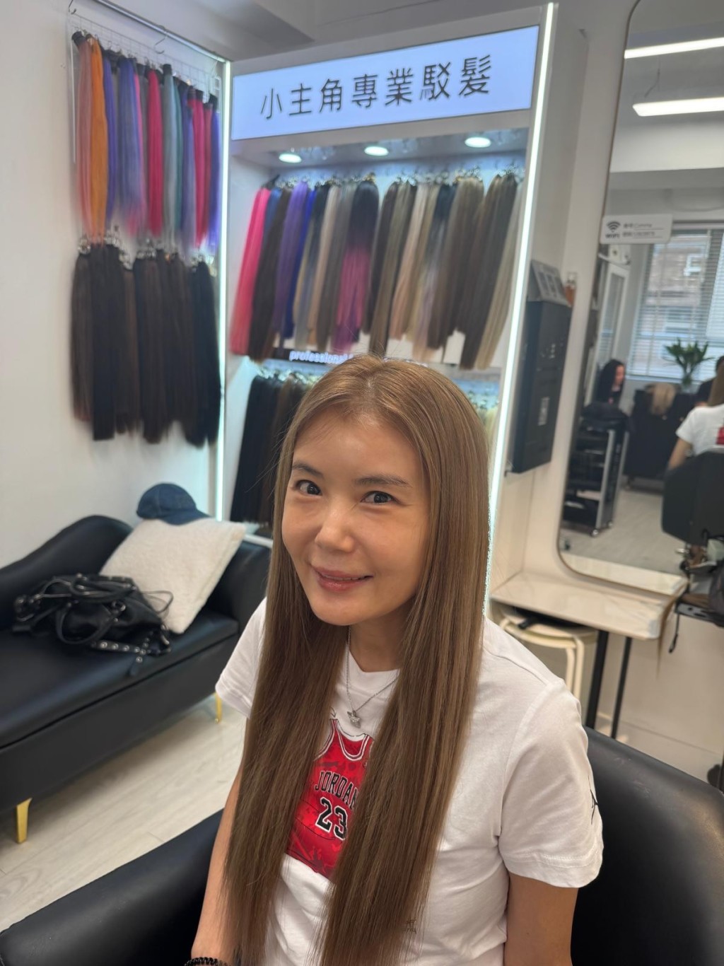 杜如风四肢却瘦得宛如“筷子”般纤幼，整个人比起以往圆润的时期明显消瘦了整整一大圈。