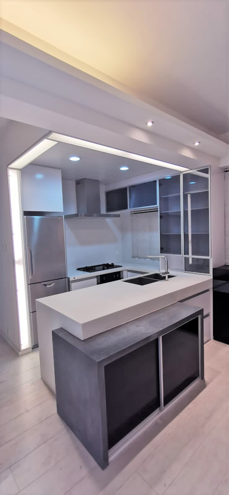 廚房下廚及收納空間充足。