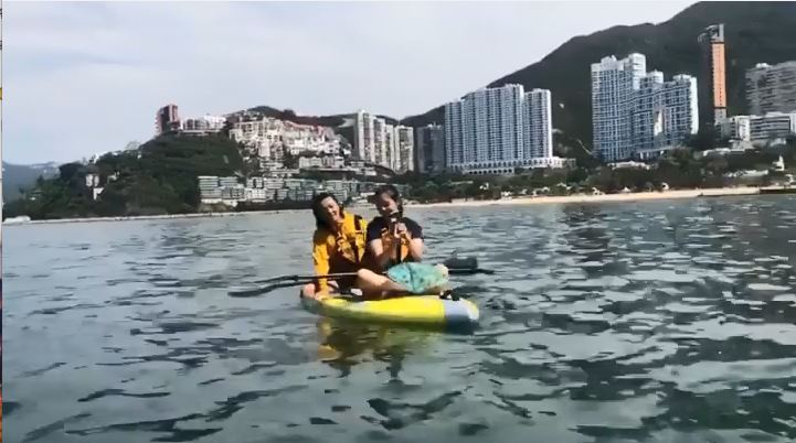今年6月，蒙嘉慧喺IG罕貼同老公玩划滑板嘅短片。