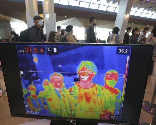 新增的9宗確診病例中8宗屬於境外輸入。AP