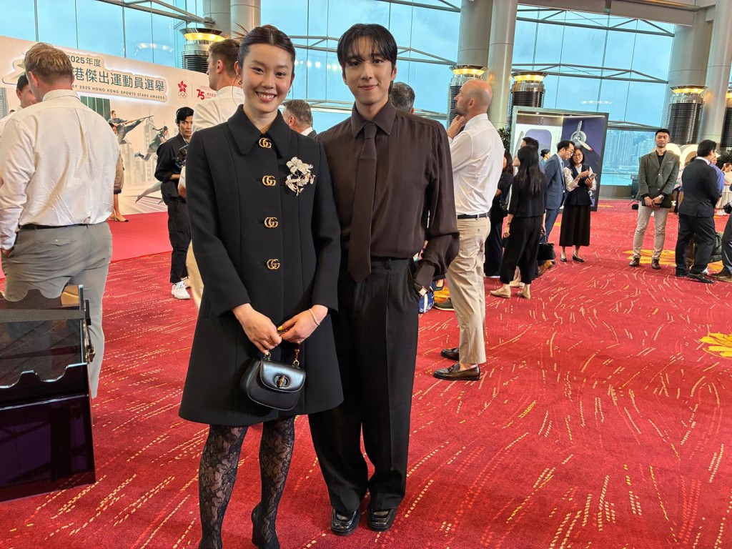 崔浩言（右）表示結束全職運動員生涯