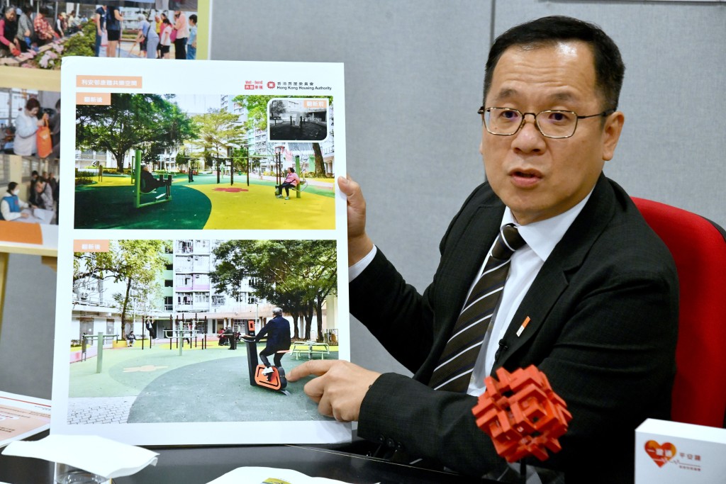 康榮傑表示，房屋署全面應用「幸福設計」指引，將「樂齡安居」及「跨代共融」概念，融入新建公屋及現有屋邨的翻新工程。
