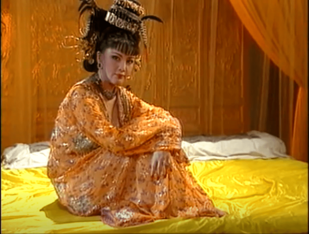 宫雪花在90年代曾演出多部艳情片，1999年在《唐朝禁宫秘史》饰演武则天。
