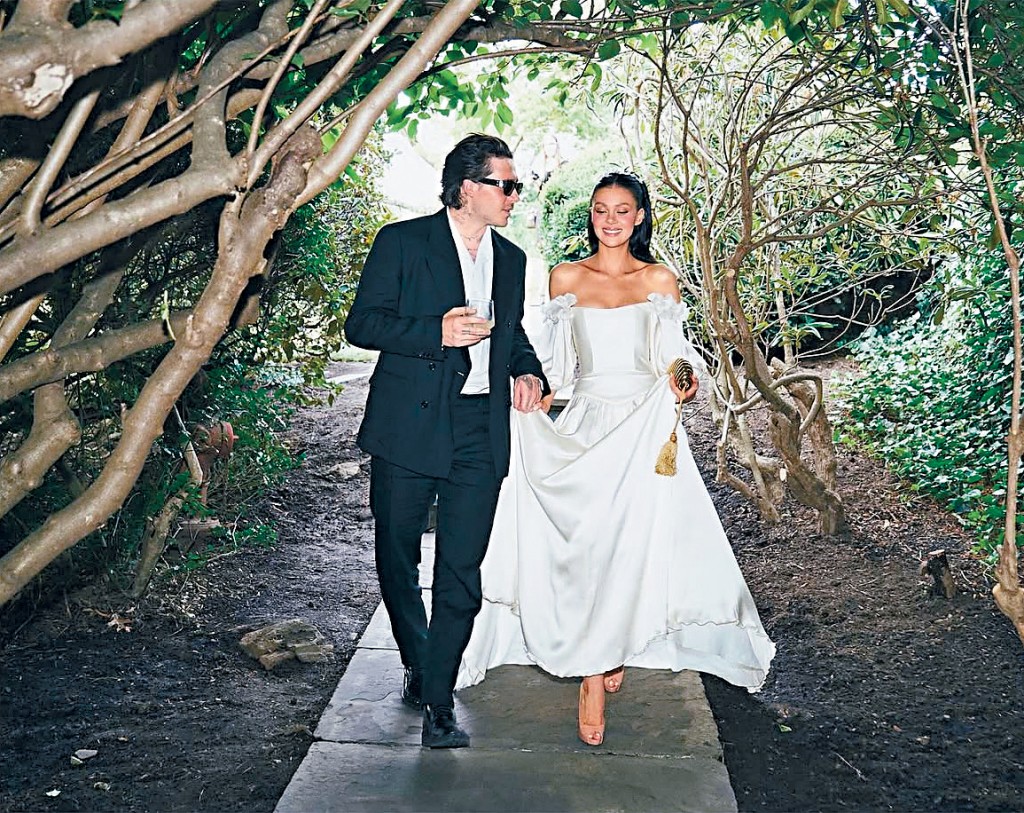 去年8月，Brooklyn與妮歌娜再訂婚盟，為製造新的美好回憶。