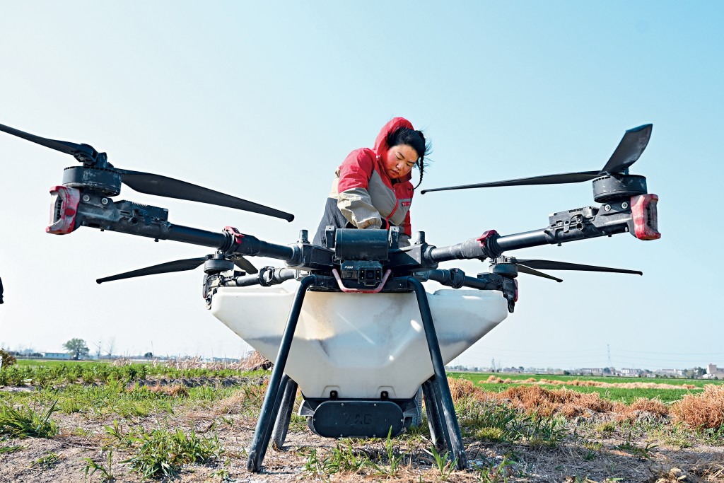 中央已將「低空經濟」列為國家戰略性新興行業，全國各地掀起發展低空經濟熱潮，對相關技術人才的需求急增。