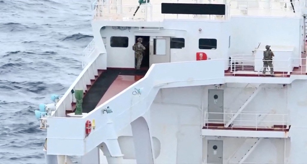 美軍登船搜查。路透社