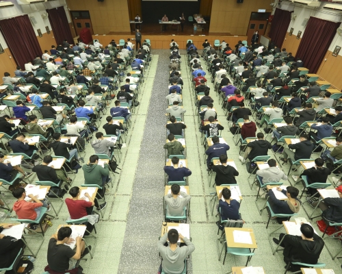 教聯會籲加派人手清潔考場。 資料圖片