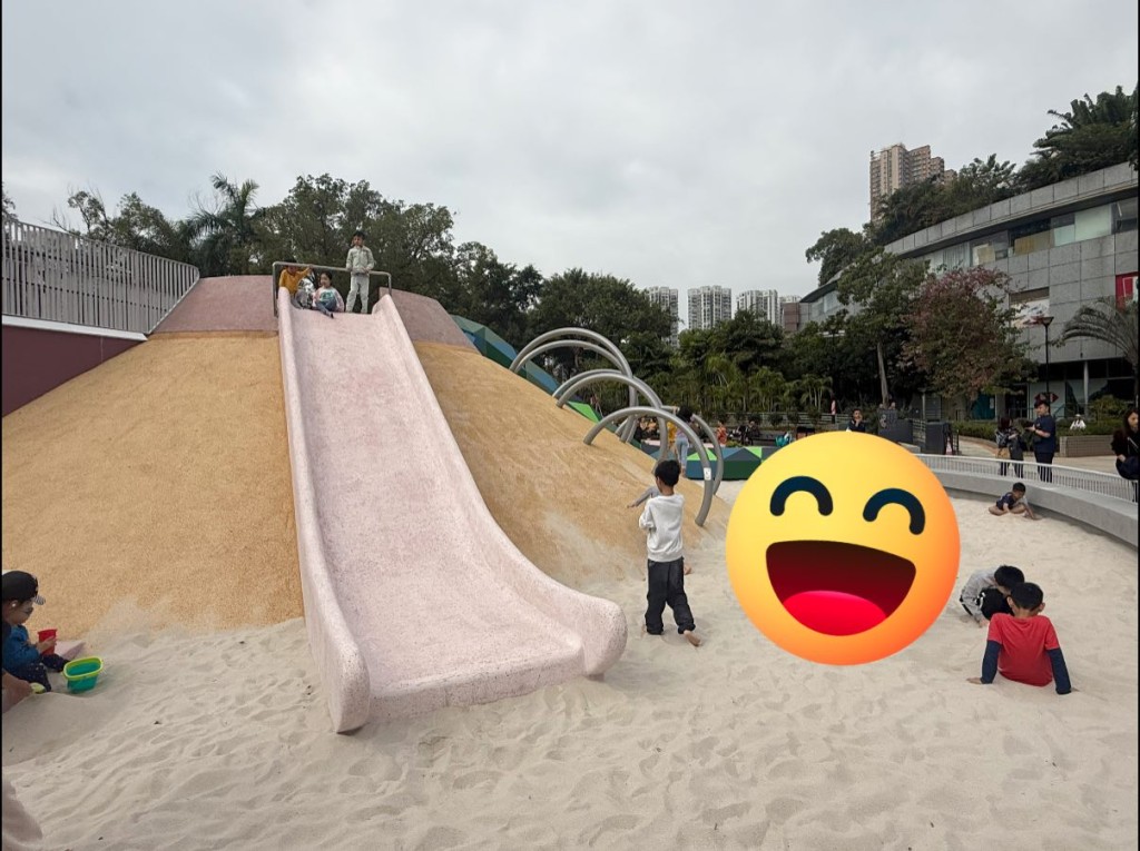 超大沙池任玩，由 滑梯直接滑下沙中， 記得帶備替換衣物。（圖片來源：FB@天元合）