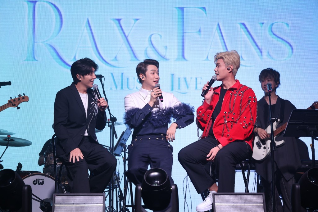 《中年好聲音3》好兄弟趙浚承(左)、蕭偉倫(右)力挺Rax。 《中年好聲音3》好兄弟趙浚承(左)、蕭偉倫(右)力挺Rax。
