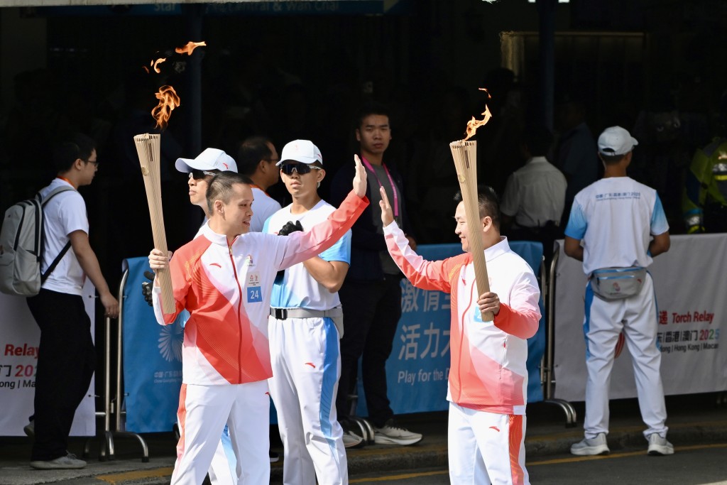 負責第24棒的九巴副車務總監(西部)楊晉瑋。劉駿軒攝 負責第24棒的九巴副車務總監(西部)楊晉瑋。劉駿軒攝