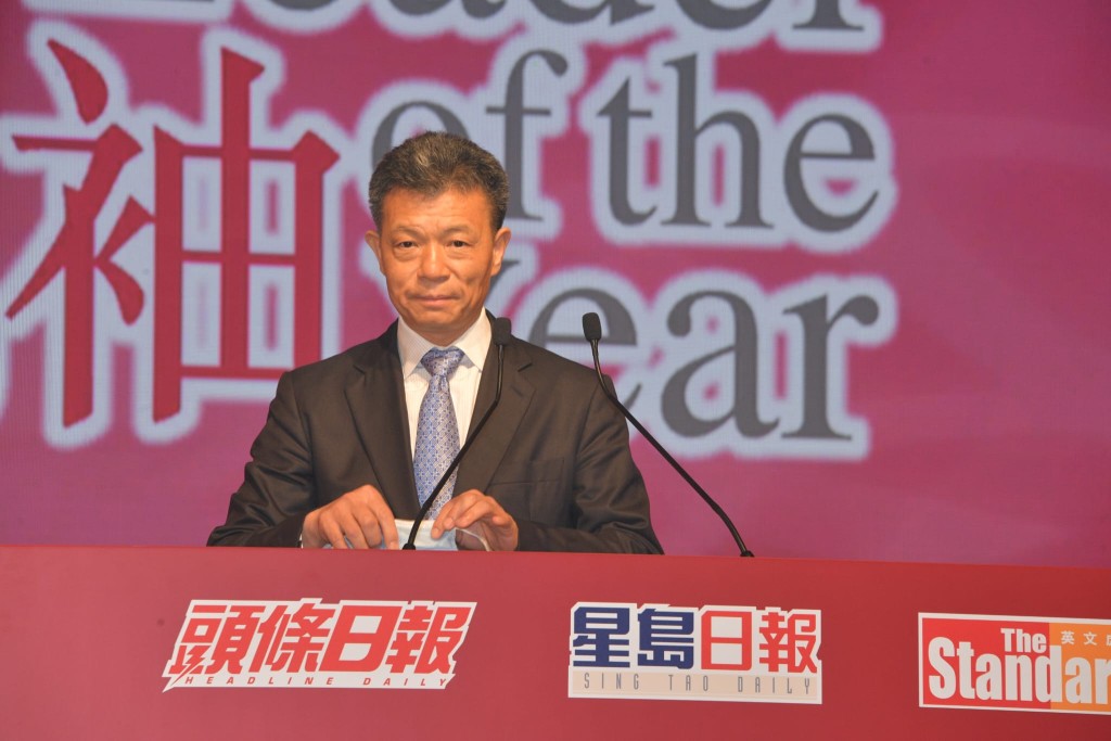 星島新聞集團聯席主席郭英成先生表示，在特區政府強力領導及社會努力下，降低疫情對香港的影響。